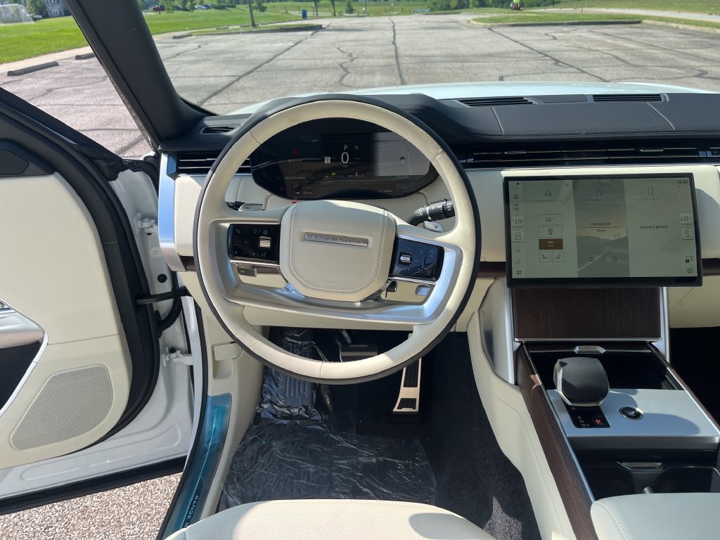 New 2026 Land Rover Range Rover SE AWD/4WD image 13