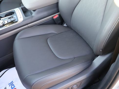 New 2026 Kia Carnival EX image 22