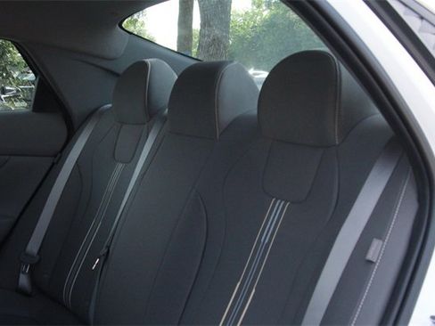 Certified 2025 Hyundai Elantra SEL image 21