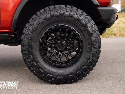 Used 2023 Ford Bronco Badlands w/ Sasquatch Package image 9