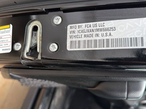 Used 2021 Jeep Wrangler Sport AWD/4WD image 19