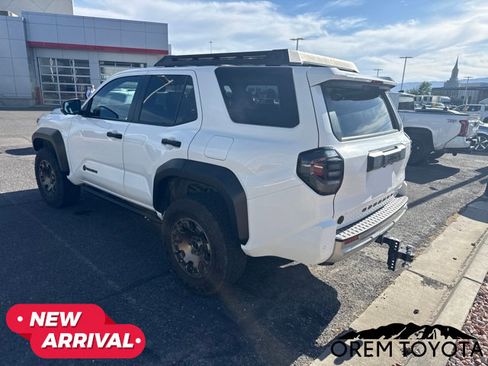 Used 2025 Toyota 4Runner Trailhunter AWD/4WD image 18