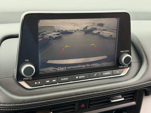 Certified 2025 Nissan Rogue SV FWD image 18