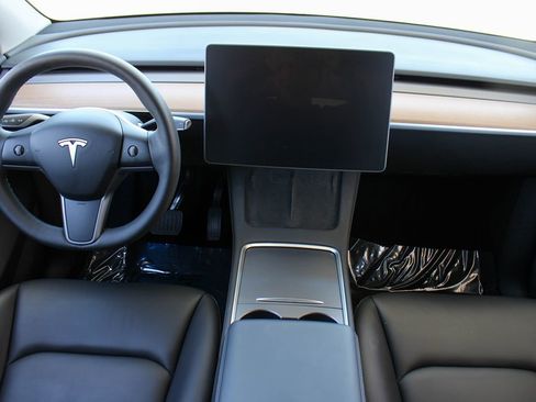 Used 2023 Tesla Model Y Long Range AWD/4WD image 13
