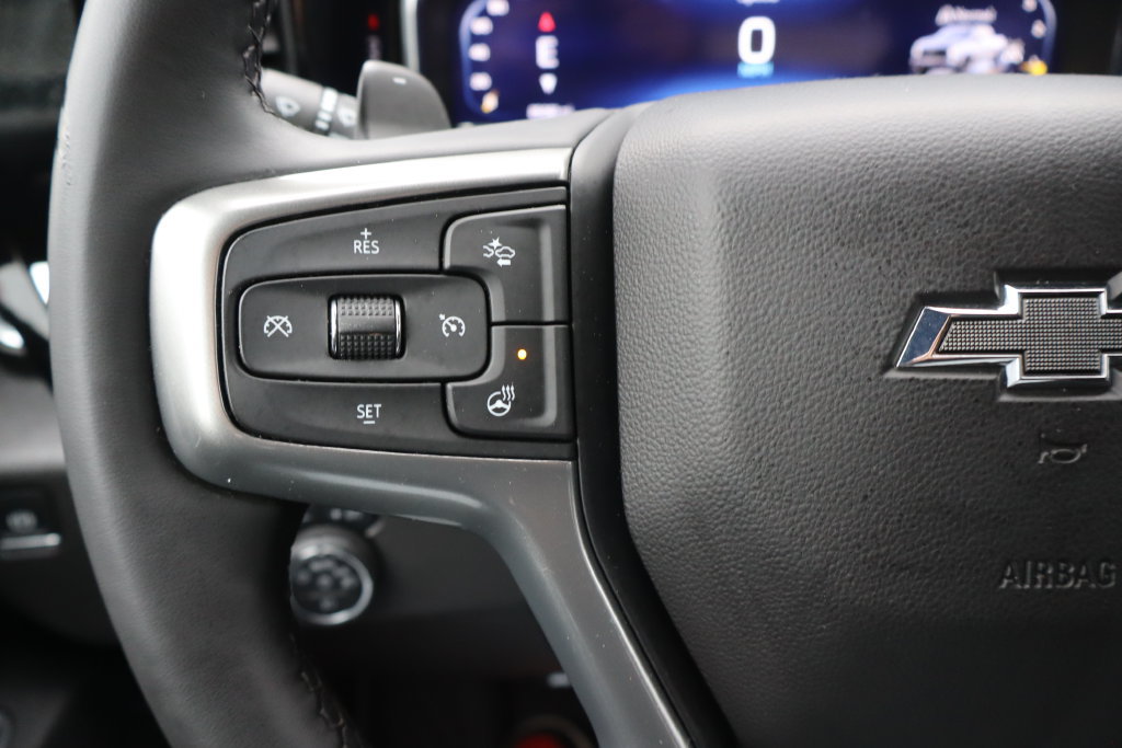 Used 2025 Chevrolet Silverado 1500 LT Trail Boss w/ Dark Appearance Package AWD/4WD image 8