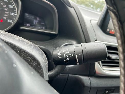 Used 2018 MAZDA MAZDA3 Touring image 20