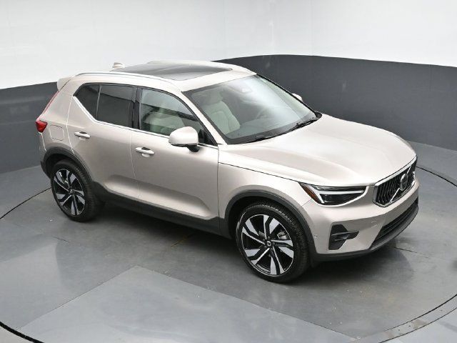 Used 2024 Volvo XC40 B5 Ultimate AWD/4WD image 40