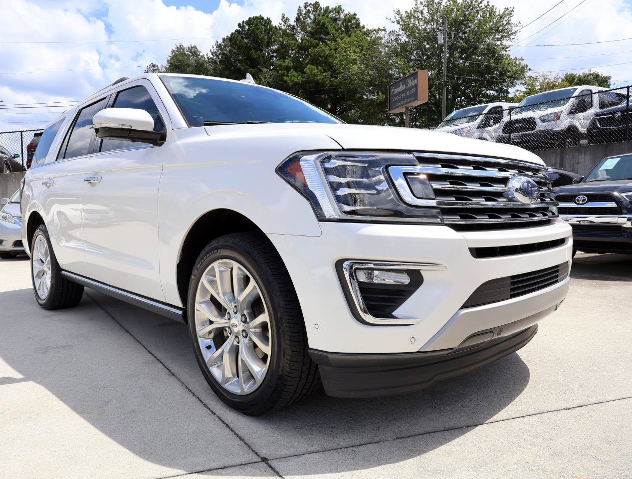 Used 2018 Ford Expedition Limited w/ Equipment Group 302A RWD image 9