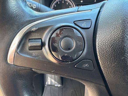 Used 2019 Buick Enclave Essence FWD image 31