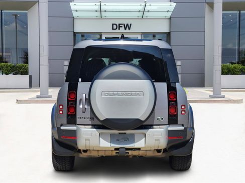 Used 2021 Land Rover Defender 110 SE image 6