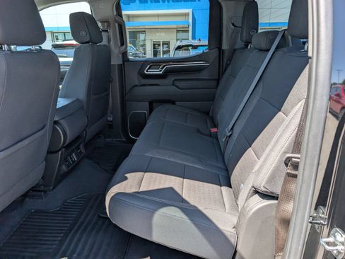 Used 2023 Chevrolet Silverado 1500 LT AWD/4WD image 14