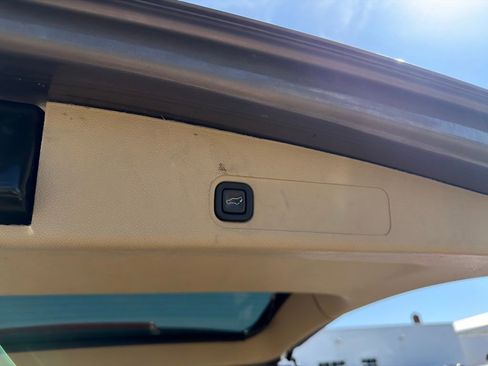 Used 2011 Chevrolet Suburban LT w/ Luxury Package image 13