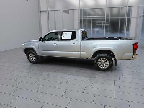 Used 2019 Toyota Tacoma SR5 AWD/4WD image 6