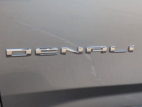 Used 2025 GMC Yukon Denali image 37