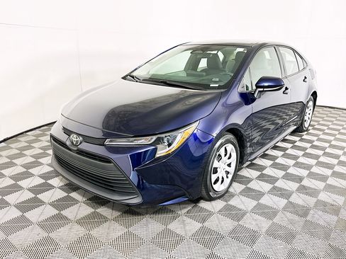 Used 2024 Toyota Corolla LE FWD image 7
