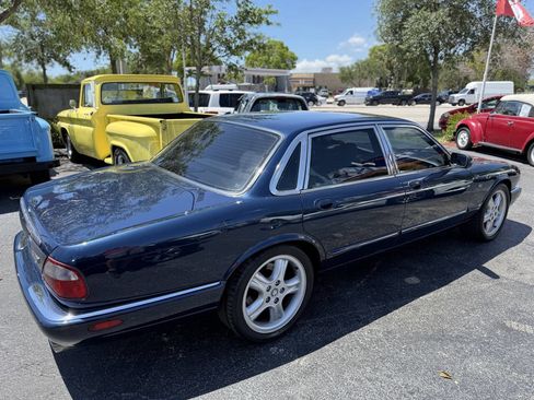 Used 1999 Jaguar XJ8 RWD image 9