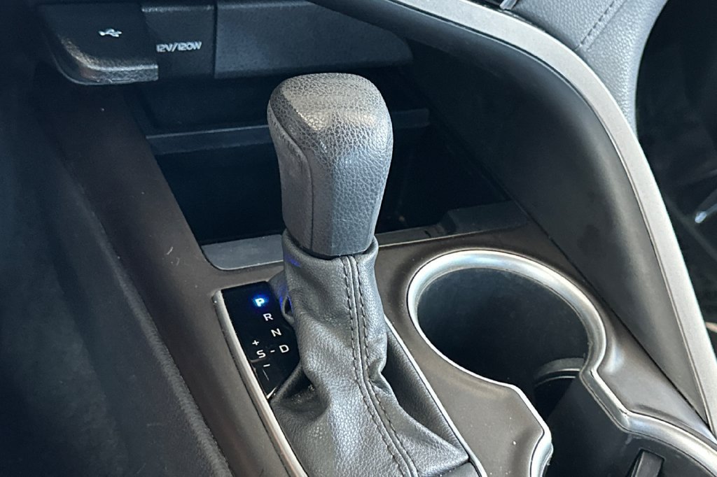 Used 2021 Toyota Camry LE FWD image 25