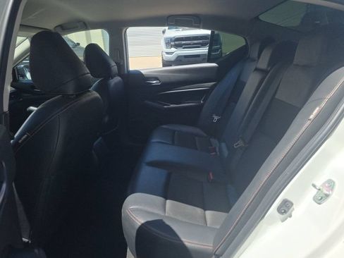 Used 2022 Nissan Altima 2.5 SR FWD image 7