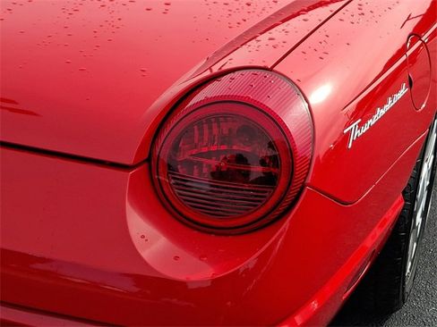 Used 2005 Ford Thunderbird image 15