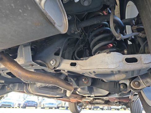 Used 2019 Land Rover Discovery Sport SE image 29