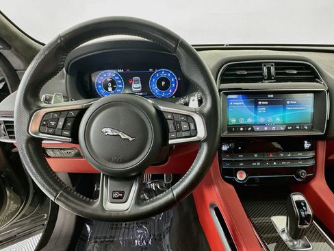 Used 2020 Jaguar F-PACE SVR AWD/4WD image 11