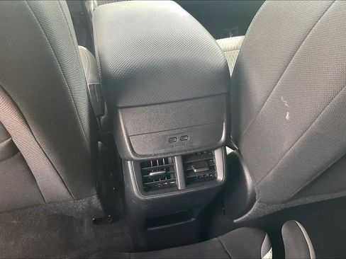 Used 2026 Chevrolet Equinox LT FWD image 32