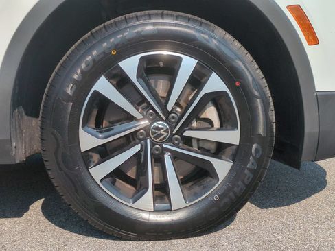 Used 2024 Volkswagen Tiguan S AWD/4WD image 21
