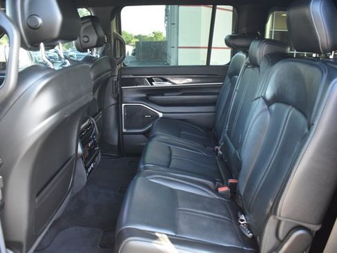 Used 2022 Jeep Wagoneer Series I RWD image 15