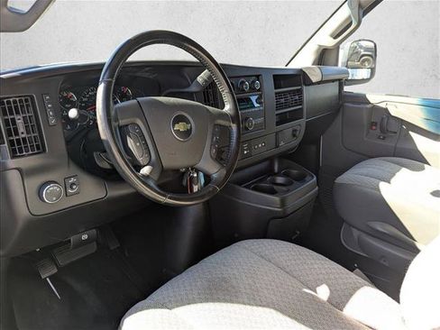 Used 2022 Chevrolet Express 3500 w/ Driver Convenience Package image 9