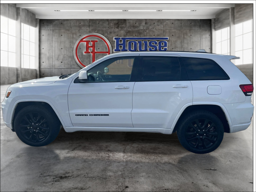 Used 2018 Jeep Grand Cherokee Altitude AWD/4WD image 8