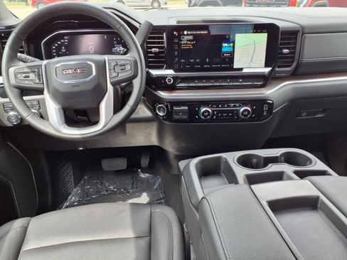 Used 2025 GMC Sierra 1500 SLT image 10