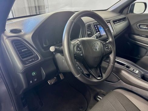 Used 2019 Honda HR-V Sport image 10