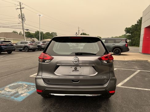 Used 2018 Nissan Rogue S AWD/4WD image 6
