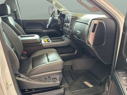 Used 2019 GMC Sierra 2500 SLT w/ All Terrain HD Package AWD/4WD image 21