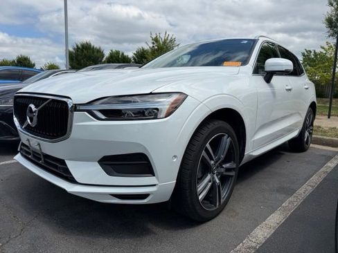 Used 2019 Volvo XC60 T5 Momentum w/ Multimedia Package AWD/4WD image 2