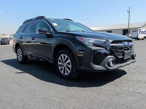 Used 2023 Subaru Outback Premium AWD/4WD image 2