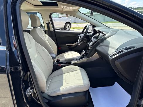 Used 2018 Ford Focus Titanium FWD image 36