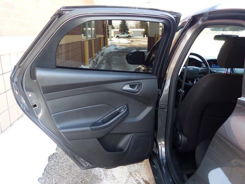 Used 2018 Ford Focus SE w/ Cold Weather Package image 31