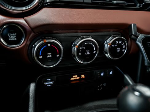 Used 2018 MAZDA MX-5 Miata RF Grand Touring image 13