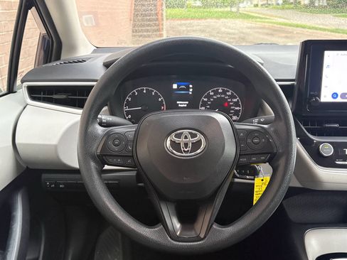 Used 2024 Toyota Corolla LE FWD image 32