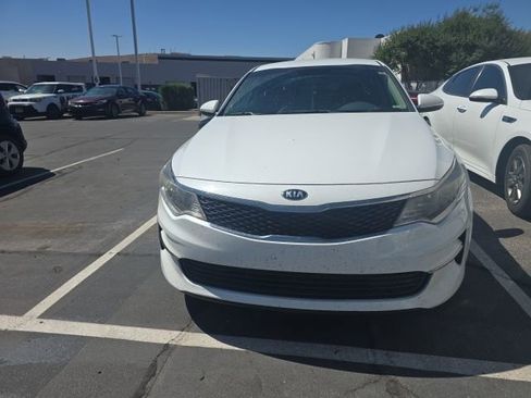 Used 2017 Kia Optima LX FWD image 2