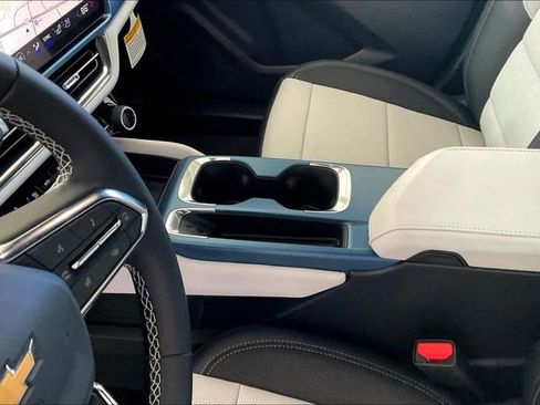 New 2026 Chevrolet Equinox EV LT w/ Convenience Package II image 9