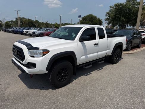 Used 2020 Toyota Tacoma SR w/ SX Package AWD/4WD image 12