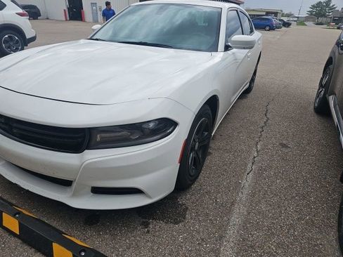 Used 2019 Dodge Charger SXT image 1