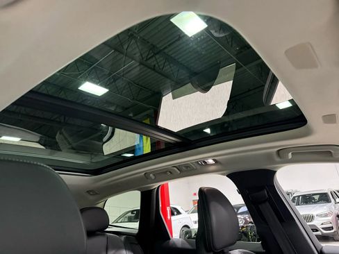 Used 2018 Volvo XC60 T8 Inscription w/ Luxury Seat Package image 47