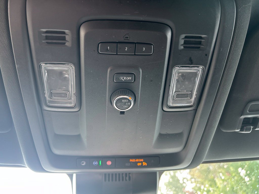 Used 2024 Chevrolet Tahoe LT AWD/4WD image 17