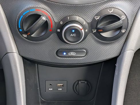 Used 2014 Hyundai Accent GS image 19