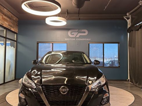 Used 2019 Nissan Altima 2.5 Platinum image 8