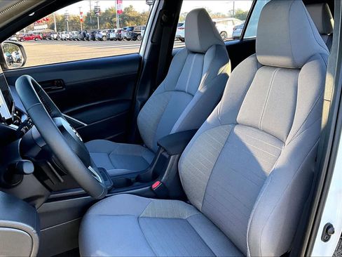 Used 2026 Toyota Corolla Cross SE image 7