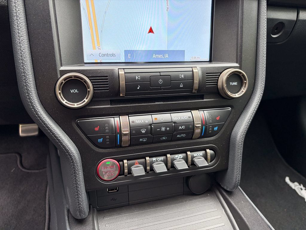 Used 2020 Ford Mustang Shelby GT500 w/ Technology Package RWD image 40